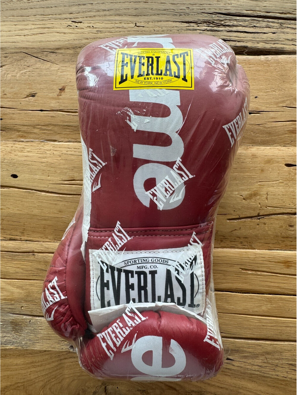 Supreme Everlast Boxing Gloves 2008 10 0z Red Authentic NEW In Packaging